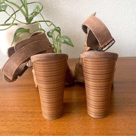 FERGALICIOUS By Fergie Vagabond Heeled Sandal Tan Brown Slingback Size 8.5 - Picture 5 of 9